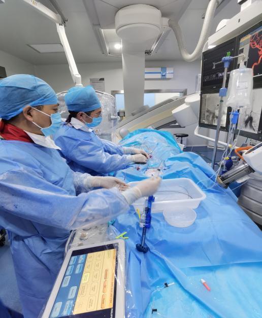 50a35c100ee978f6d3abb06c984df96